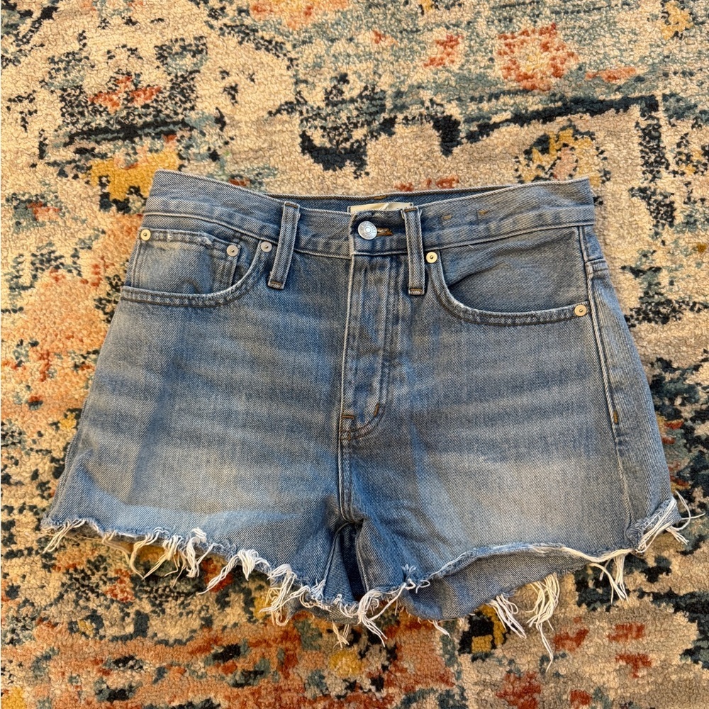 Madewell Relaxed Denim Shorts
Size 25